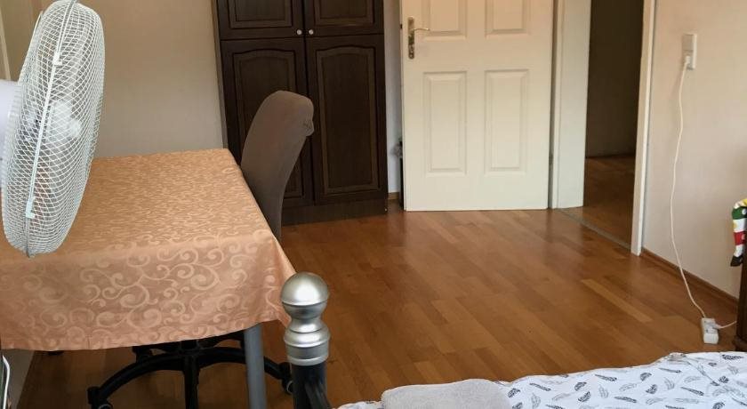 Sunshine and Charity - last minute hotel in Vienna