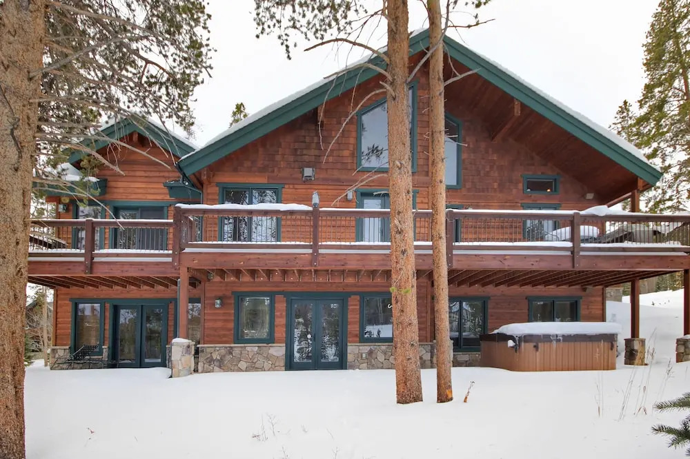 Pine Needle Lodge by RedAwning — 4-Star Luxury Hotel in Breckenridge, United States