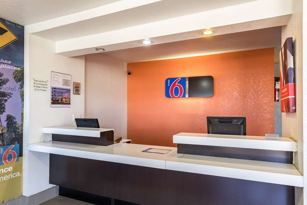 Motel 6 Uvalde TX - photo 38