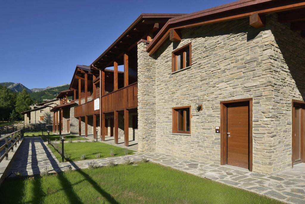 Borgo Fantino Residenze e Alloggi Vacanza — hotel in Limone Piemonte
