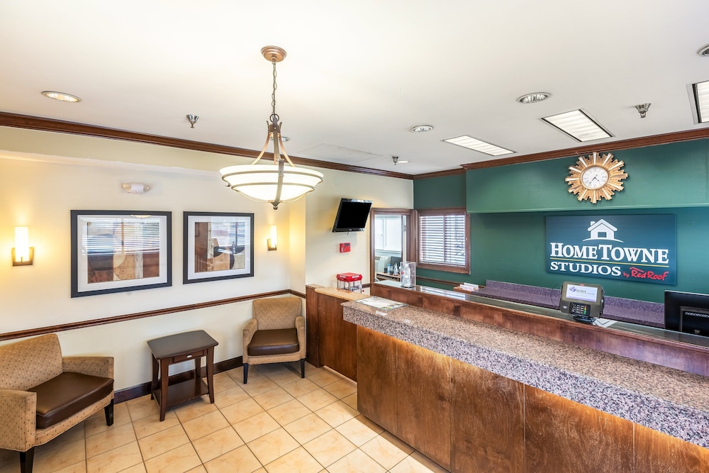 HomeTowne Studios By Red Roof Gainesville GA - photo 4