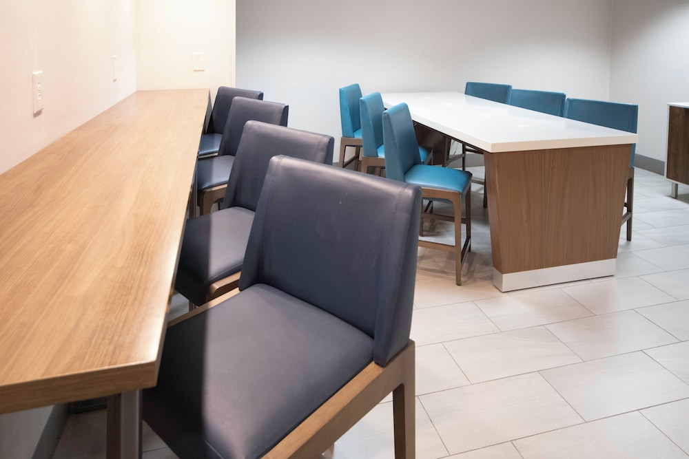 Holiday Inn Express Hotel & Suites Canyon by IHG - photo 74