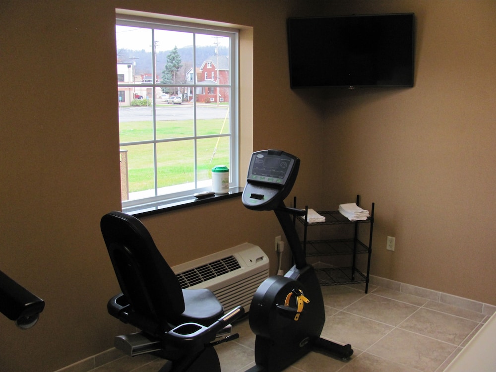 Cobblestone Inn & Suites Ambridge - photo 35