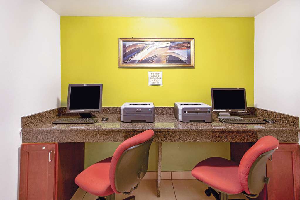 La Quinta Inn by Wyndham Orlando International Drive North - photo 53