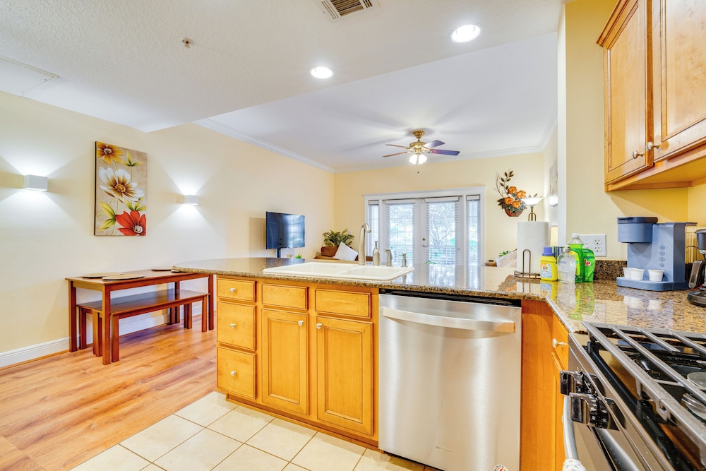 12 Mi to Wdw: Resort Condo w Community Hot Tub - photo 8
