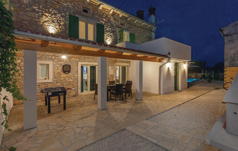 Amazing Home In Duga Uvala — 4-Star Luxury Hotel in Marcana, Croatia