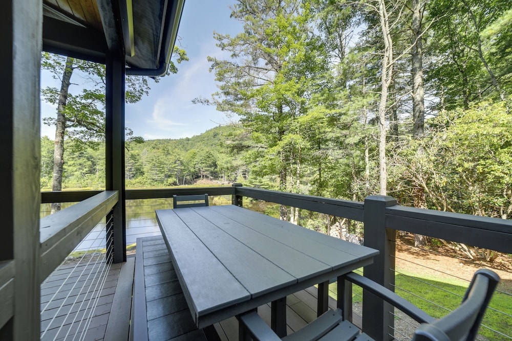 Grill Water Views: Chinquapin Resort Home - photo 10