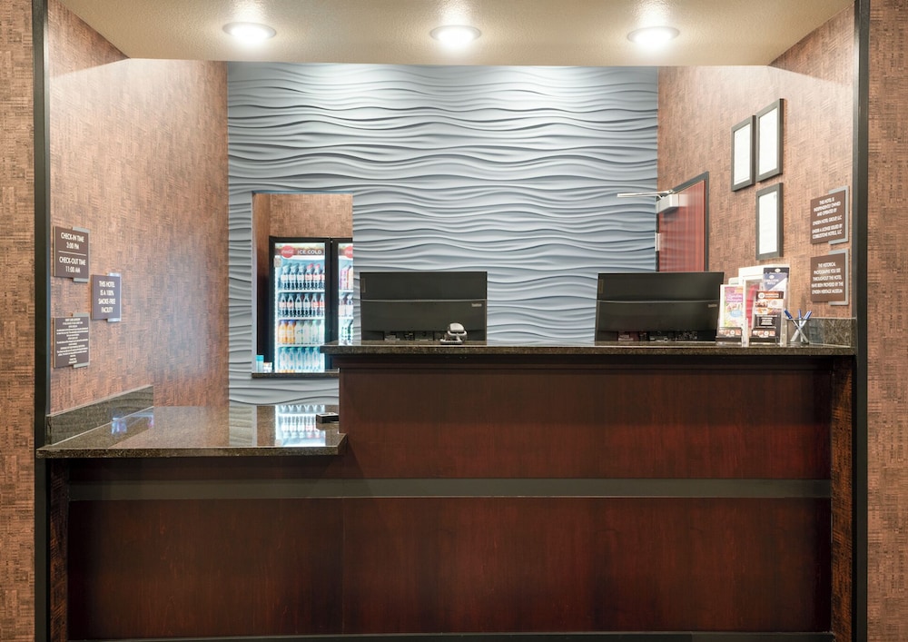 Cobblestone Hotel & Suites Lynden - photo 7