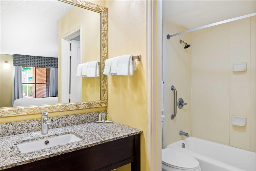 Days Inn by Wyndham Petersburg South Fort Lee - photo 15