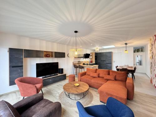 Le Charme Jardin Petanque Parking 6p in Le Mans, France