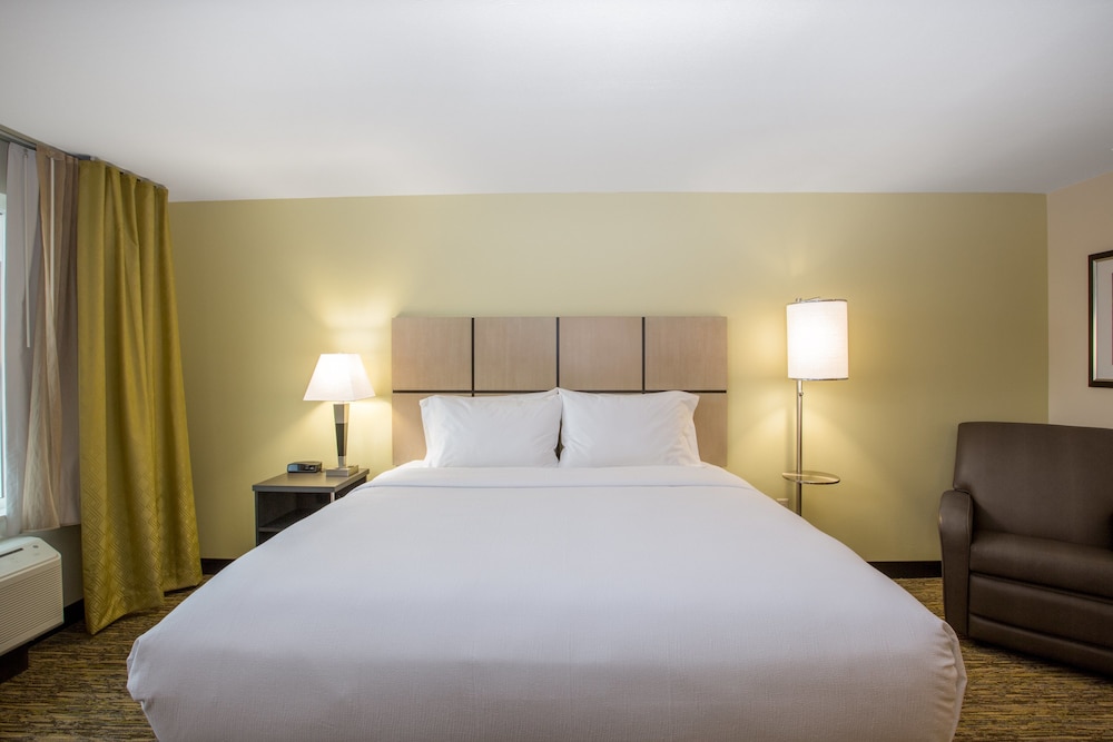 Candlewood Suites Omaha Millard Area by IHG - photo 17