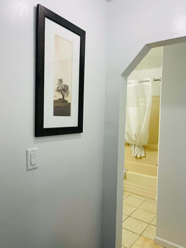 Sparta Inn - photo 41