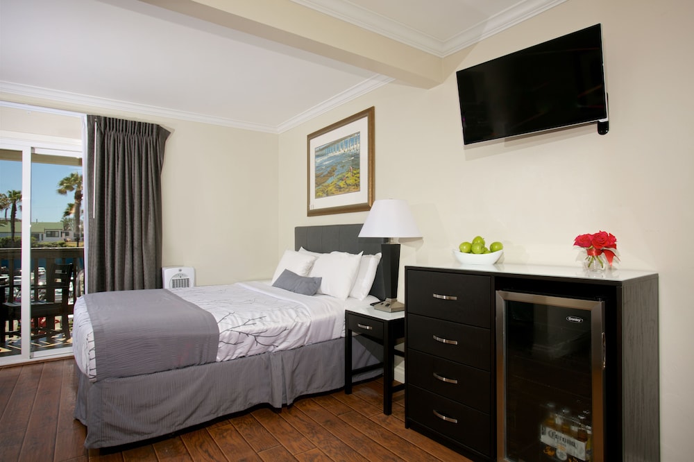 Ocean Beach Hotel - photo 16