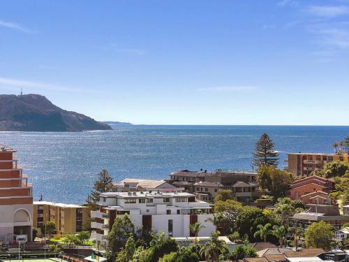 Seabreeze Escape Ocean Views Walk To Terrigal — Terrigal