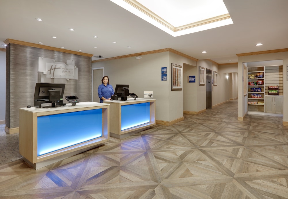 Holiday Inn Express & Suites San Antonio Brooks City Base by IHG - photo 39