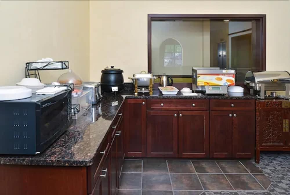 Blue Spruce Inn - photo 26