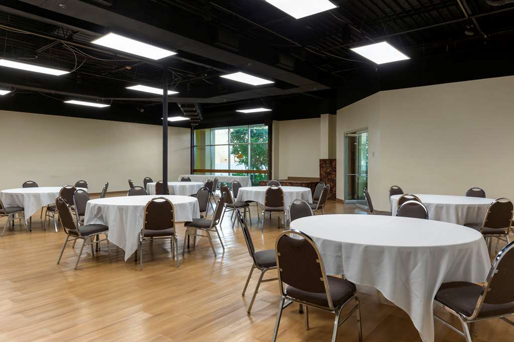Quality Inn & Suites Greensboro High Point - photo 35