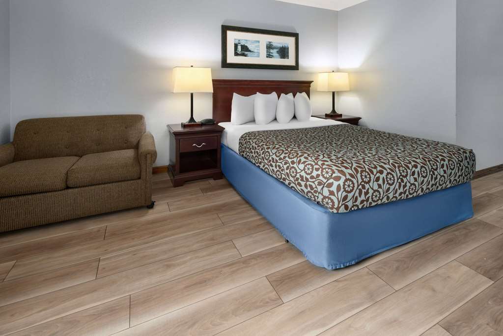 Days Inn by Wyndham Iron Mountain - photo 29