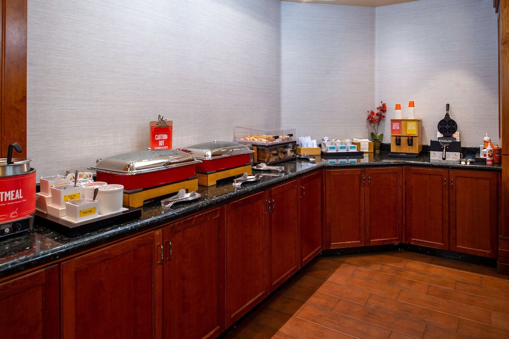 Hampton Inn & Suites Boise Spectrum - photo 100