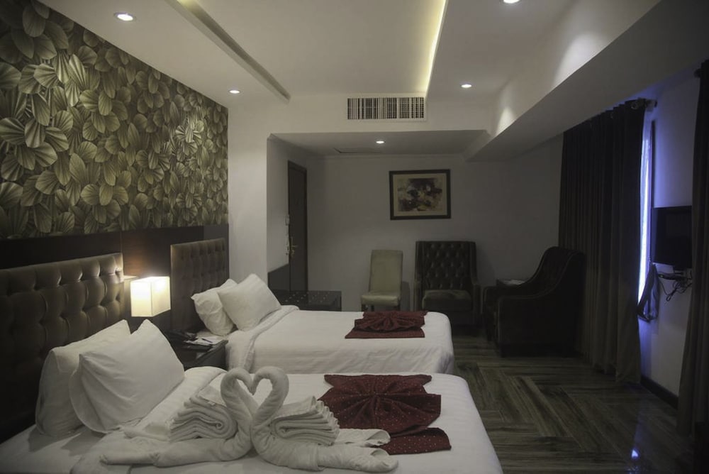Savoey Hotel - last minute hotel in Lahore