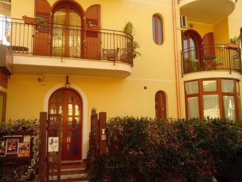 Villa Marysa Studio Apartment — 4-Star Luxury Hotel in Giardini-Naxos, Italy