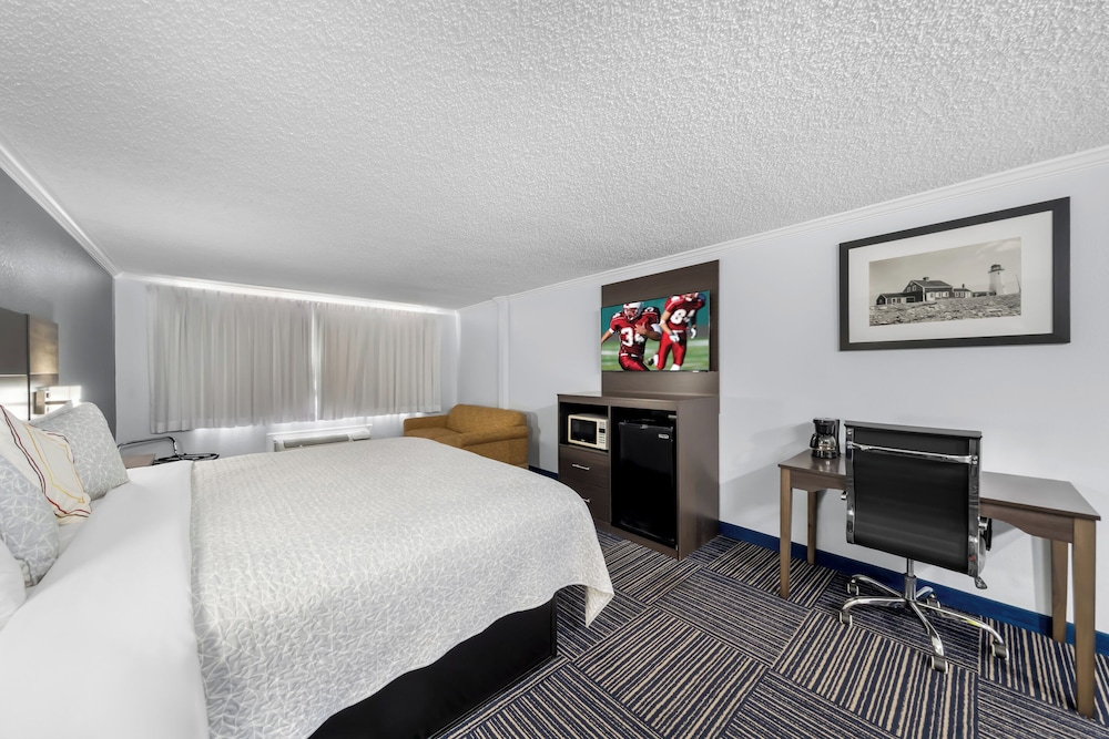 Admiralty Inn & Suites a Red Collection Hotel - photo 13