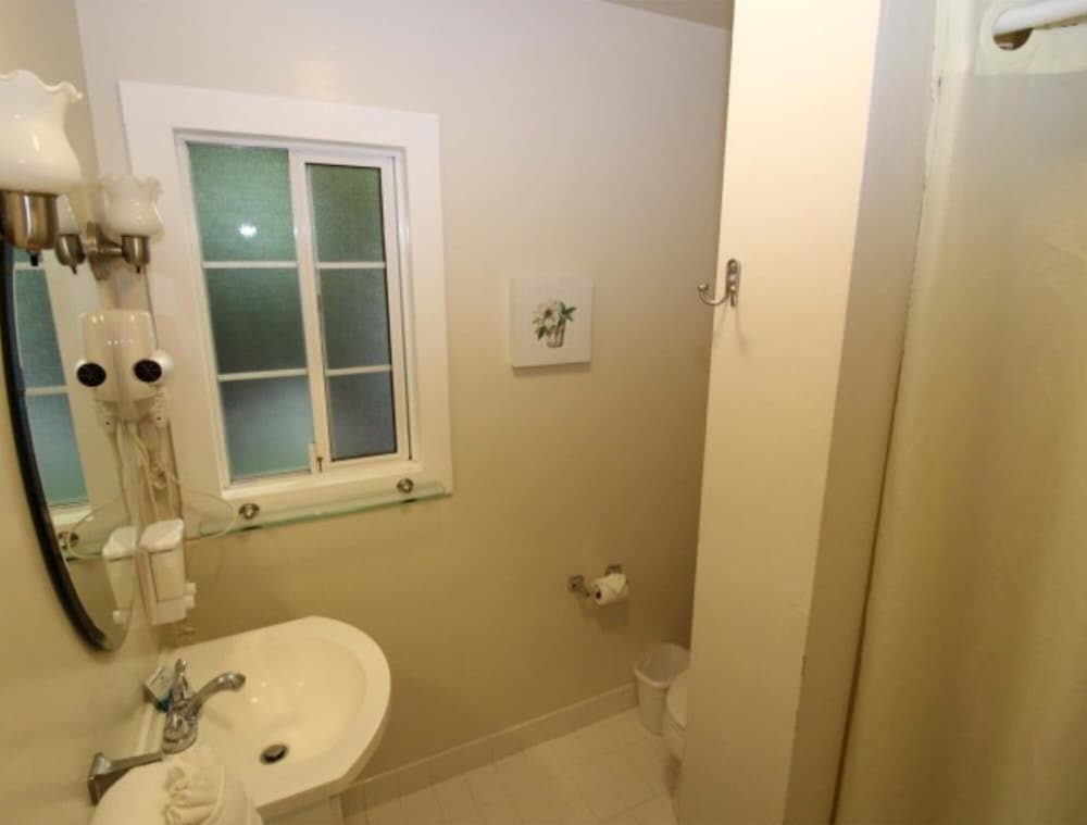 Back Bay Inn - photo 42