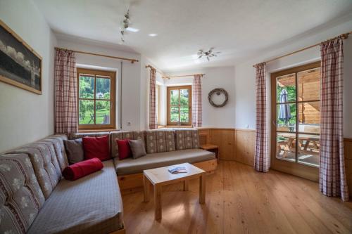 Ferienhaus Hof am Schloss — hotel in Prato Allo Stelvio