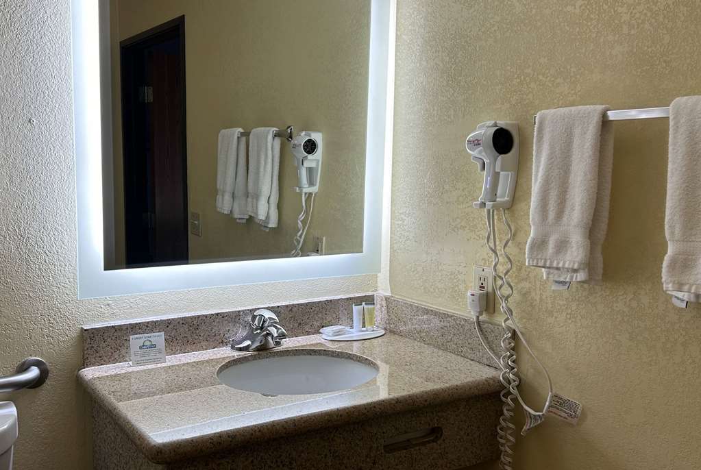 Days Inn by Wyndham Holbrook - photo 19
