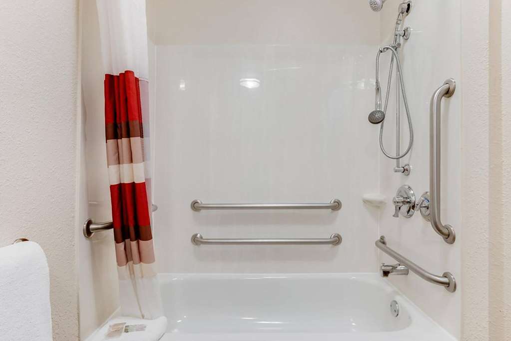 Super 8 by Wyndham Deerfield Northbrook - photo 16