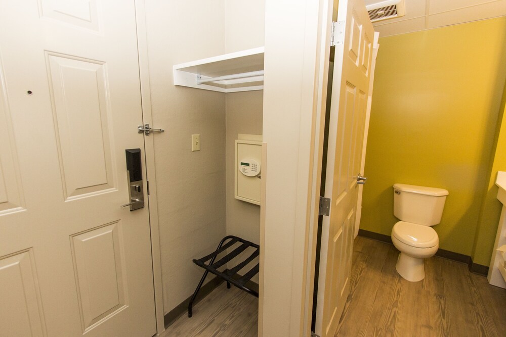 Cedar Point's Express Hotel - photo 15