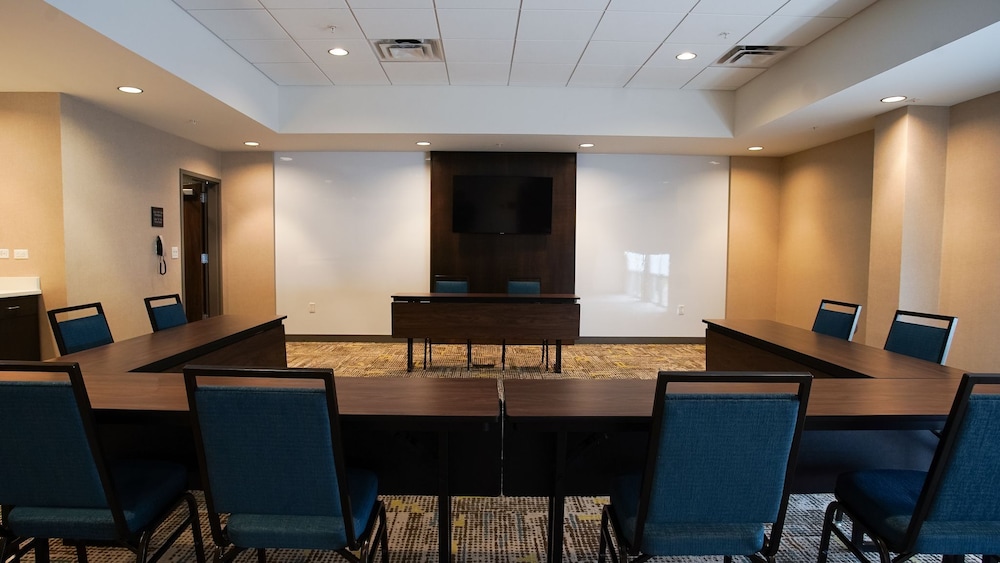 Hampton Inn & Suites St. Clairsville - photo 36