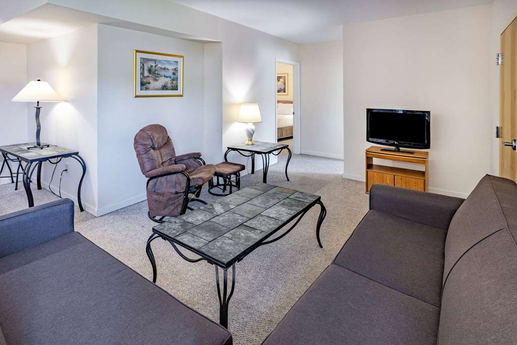 Microtel Inn & Suites by Wyndham Plattsburgh - photo 25