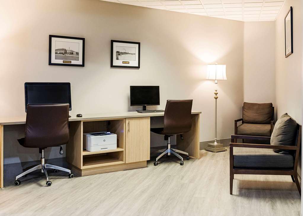 Country Inn & Suites by Radisson Appleton Airport Fox River Mall Area - photo 11