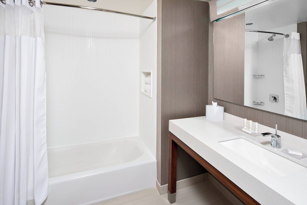 Courtyard by Marriott Knoxville Downtown - photo 10
