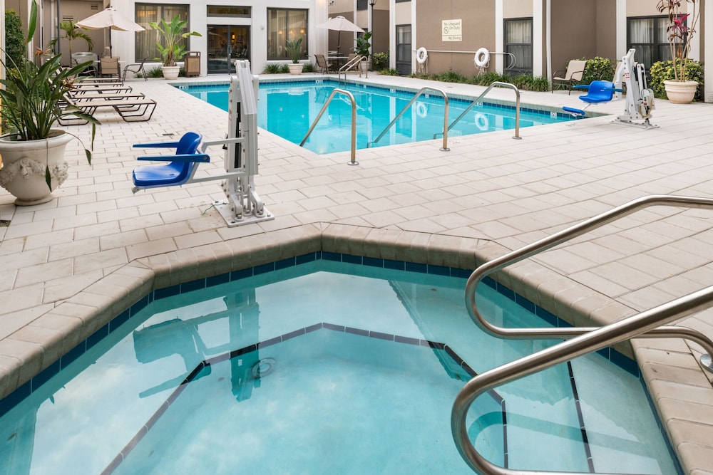 Hampton Inn & Suites Orlando East UCF Area - photo 38
