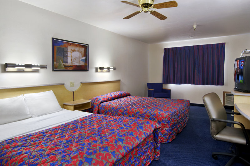 Red Roof Inn - photo 5