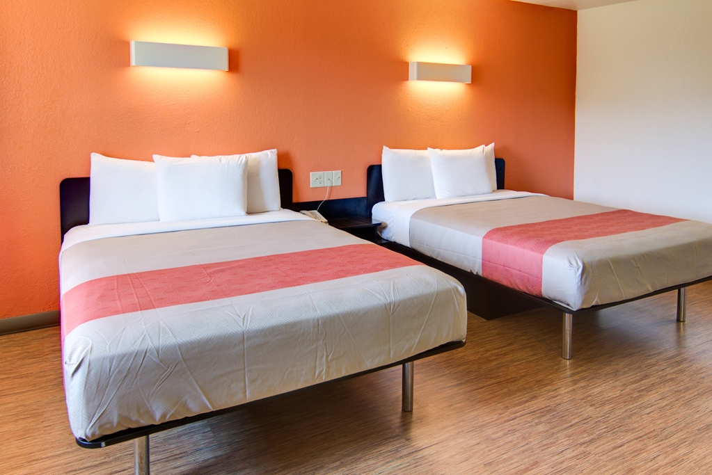 Motel 6 Mount Pleasant TX - photo 11