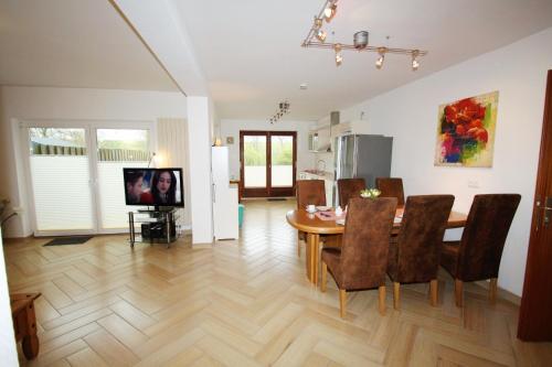 Haus am Kurpark Wohnung 7 — 4-Star Luxury Hotel in Busum, Germany