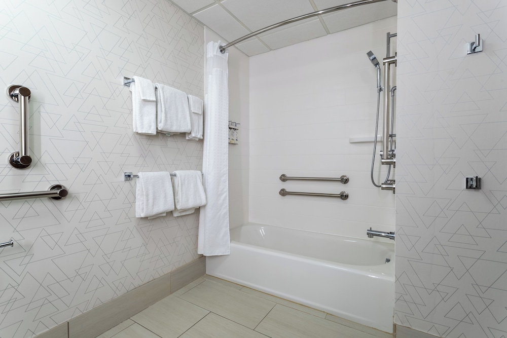 Holiday Inn Express & Suites Vadnais Heights by IHG - photo 36