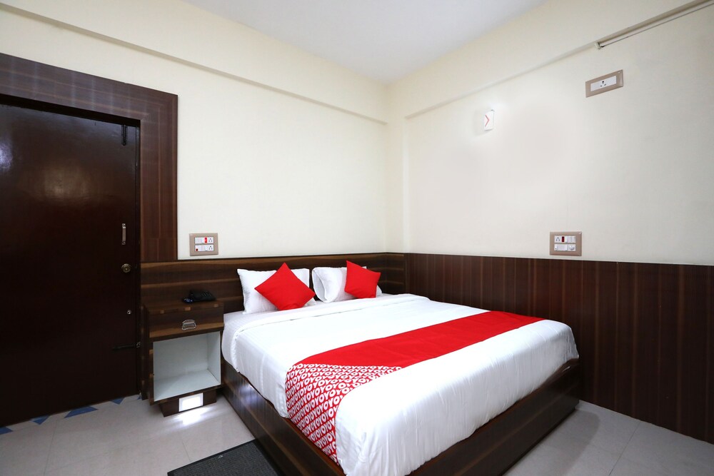 OYO 24260 Nanjunda Palace in Kushalnagar, India