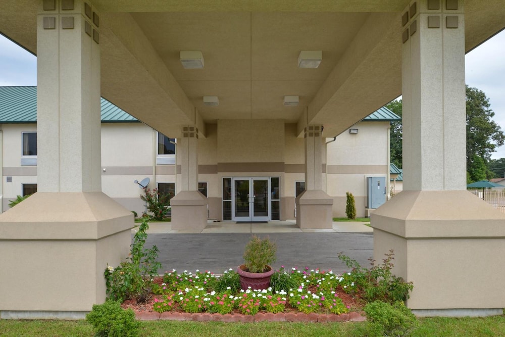 Star City Inn & Suites - photo 31