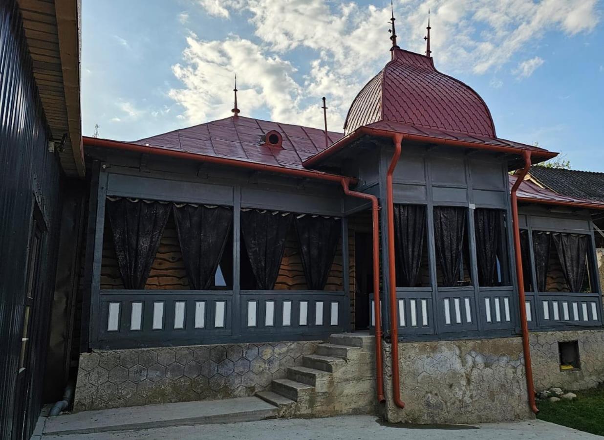 Căsuța Bunicii Cu Prispă — Unknown City — photo 2