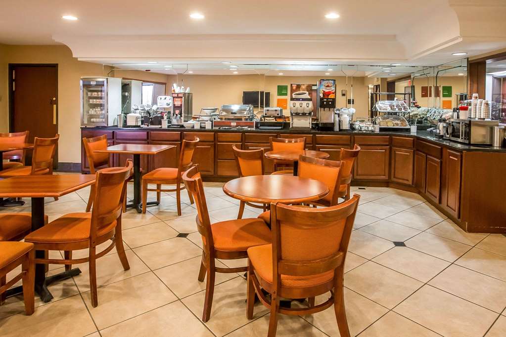 Econo Lodge Inn & Suites Monroe - photo 24