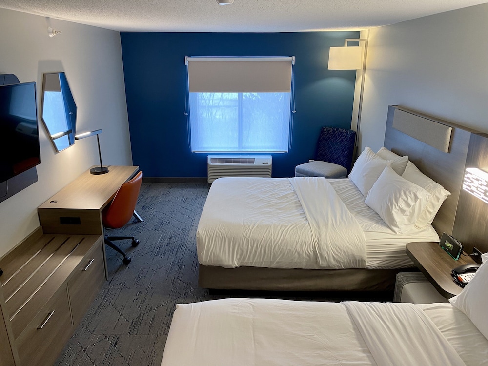 Holiday Inn Express Hotel & Suites Plymouth by IHG - featured photo