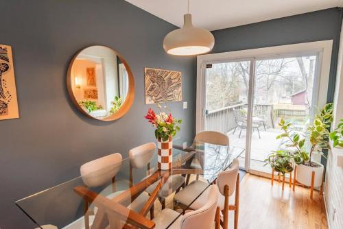 Cozy East Nash Home w Big Yard — 4-Star Luxury Hotel in Nashville, United States