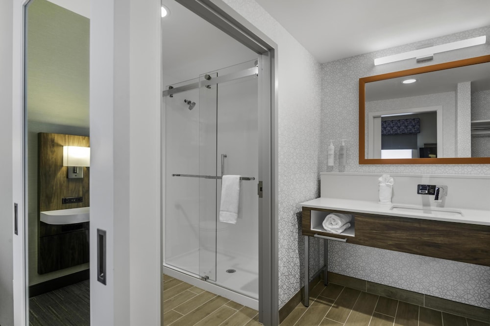 Hampton Inn & Suites by Hilton Decatur - photo 36