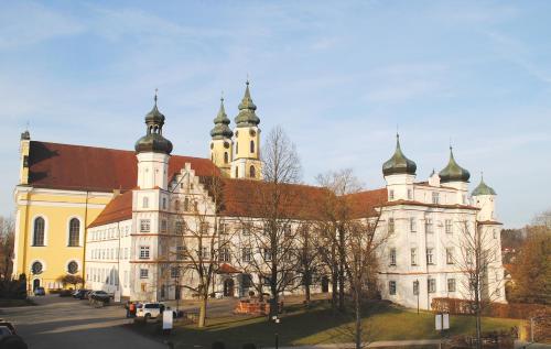 Jugendhaus St. Norbert - carbon neutral hotel in Stuttgart