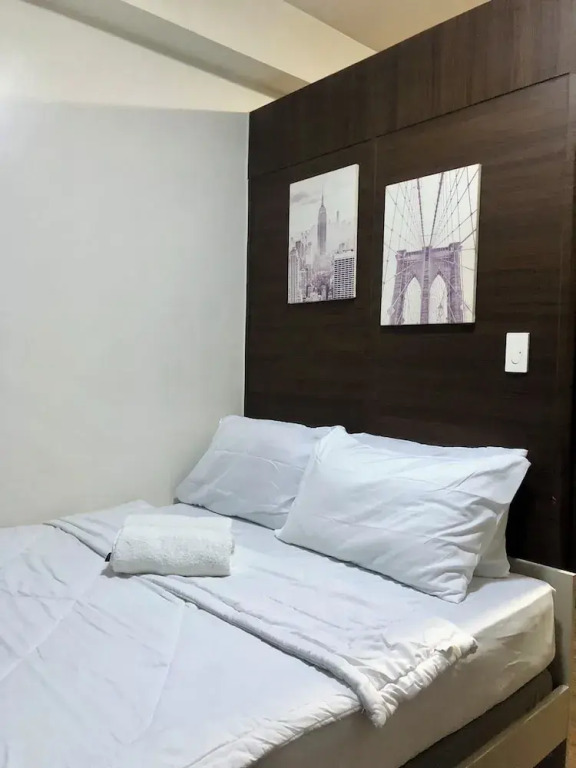 Urban Space 1BR with Balcony — 4-Star Luxury Hotel in Manila, Philippines