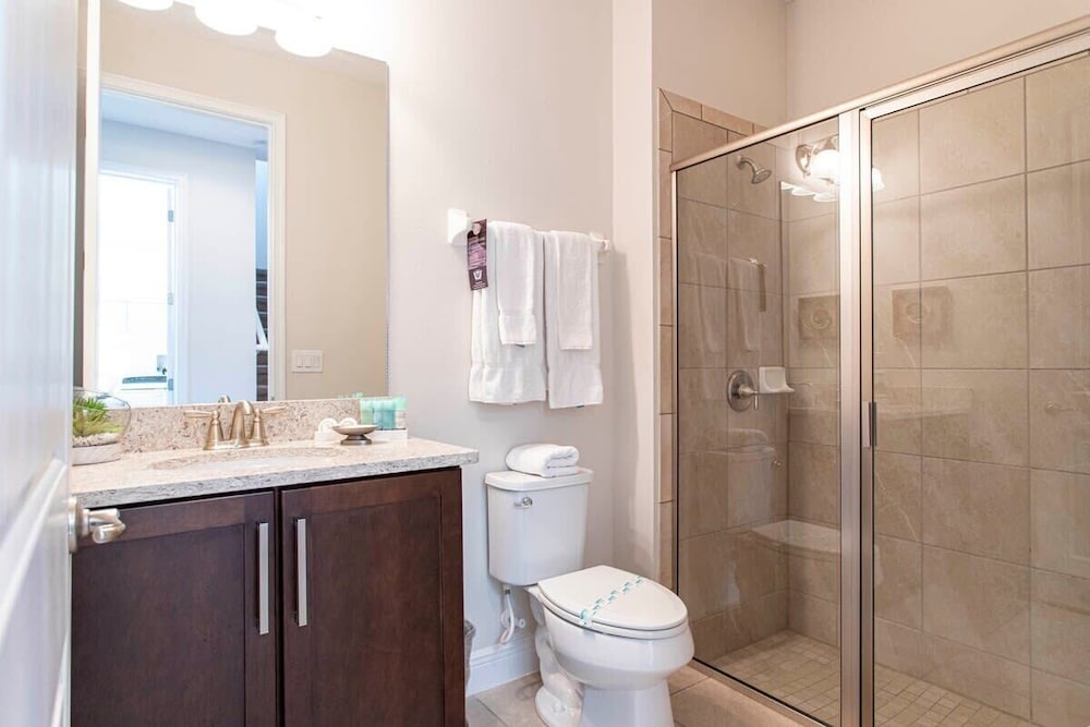 Luxurious 5Bd Single Family w Pool&Jacuzzi @Encore Resort 7432 - photo 36